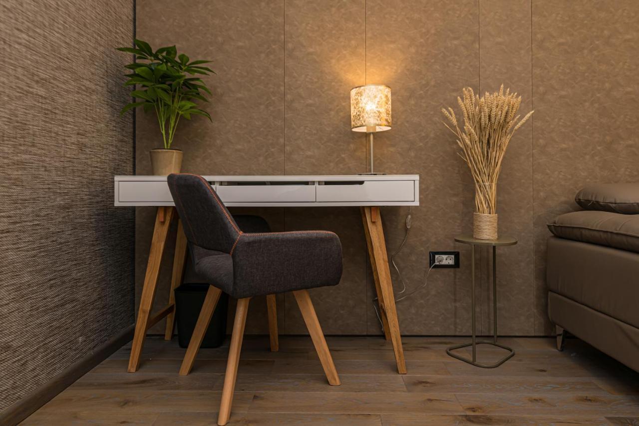 Promenada Studios Brassó Kültér fotó
